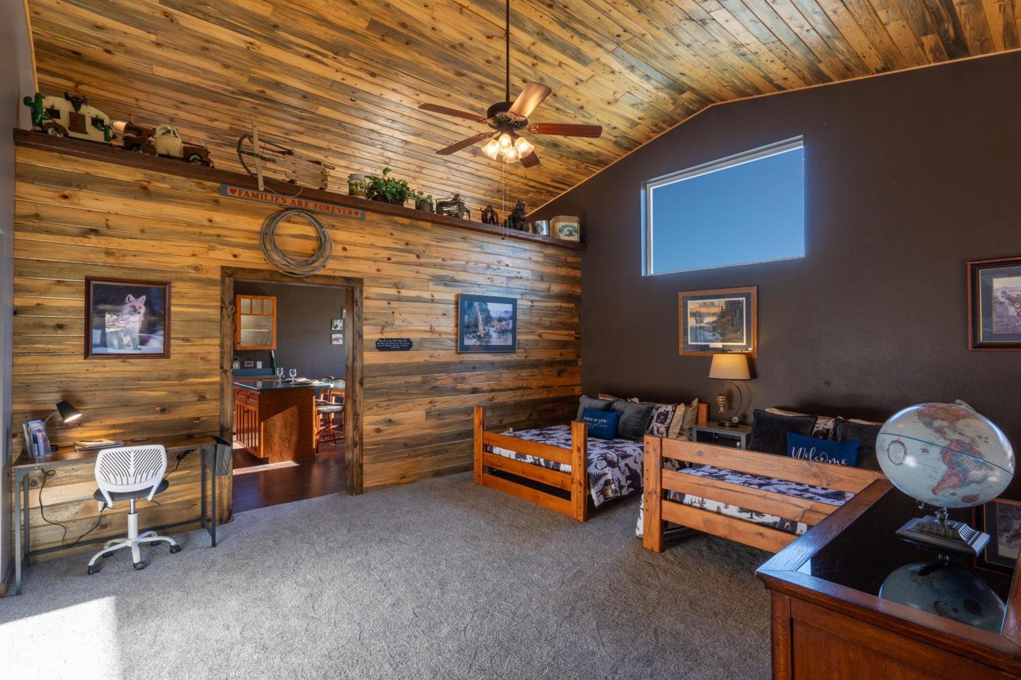 Bison Lodge - Lg Home - 2 Bedrooms - Less Than 5 Miles To Yellowstone North Entrance, Sleeps Up To 8 Gardiner Kültér fotó