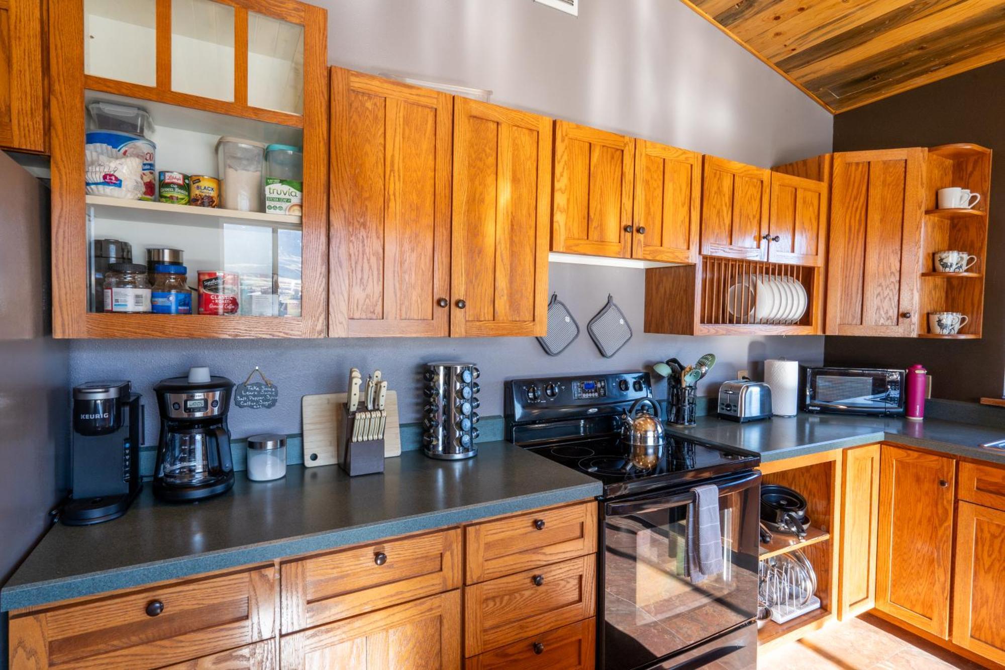 Bison Lodge - Lg Home - 2 Bedrooms - Less Than 5 Miles To Yellowstone North Entrance, Sleeps Up To 8 Gardiner Kültér fotó