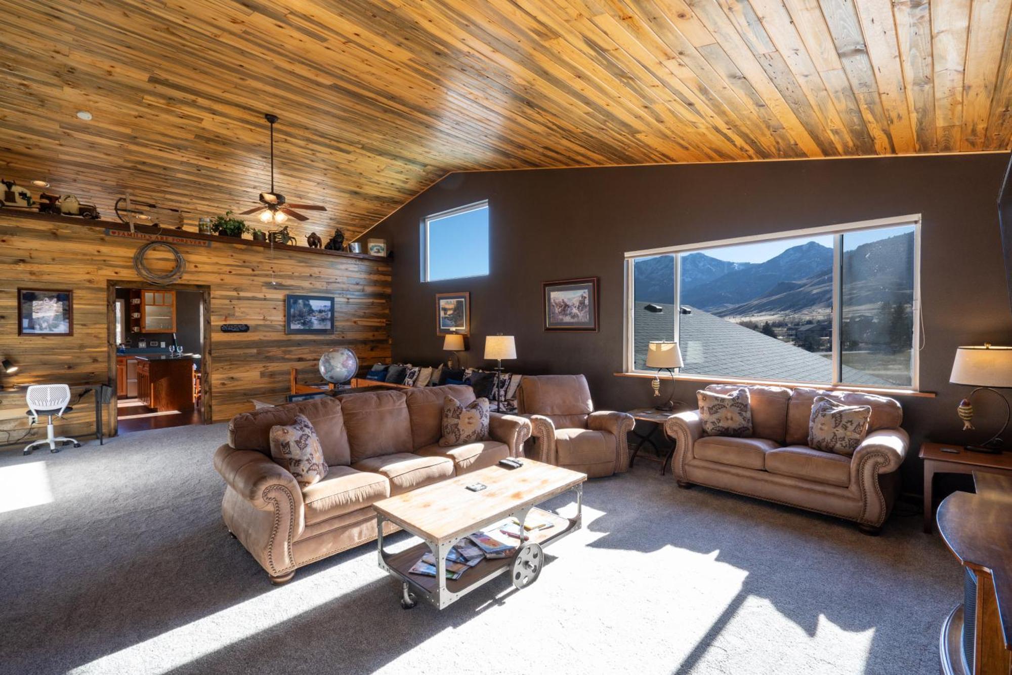 Bison Lodge - Lg Home - 2 Bedrooms - Less Than 5 Miles To Yellowstone North Entrance, Sleeps Up To 8 Gardiner Kültér fotó