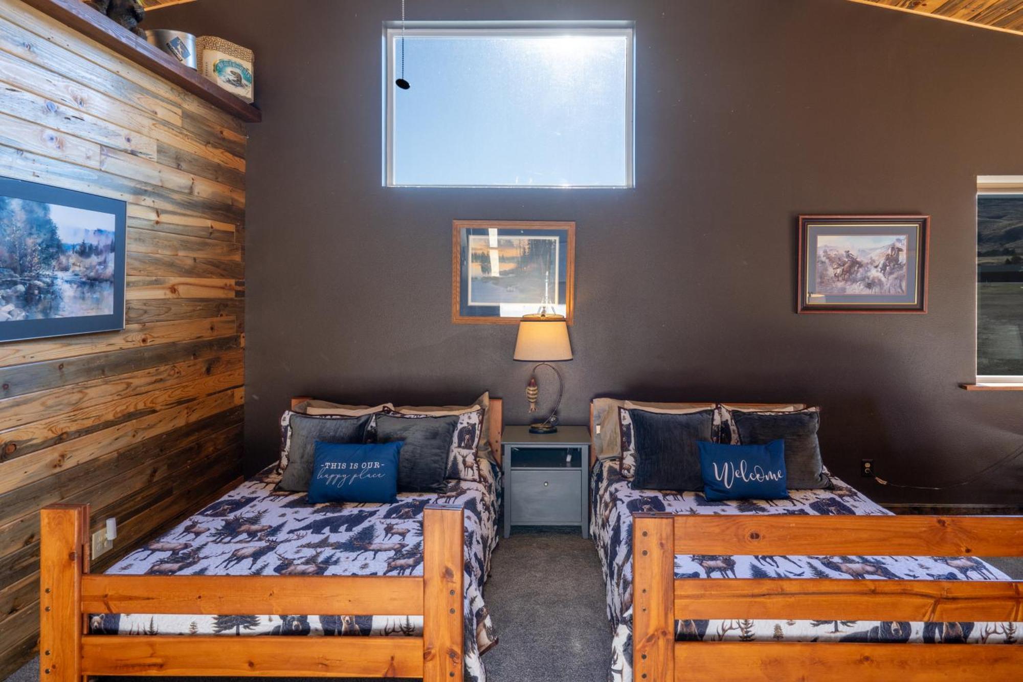 Bison Lodge - Lg Home - 2 Bedrooms - Less Than 5 Miles To Yellowstone North Entrance, Sleeps Up To 8 Gardiner Kültér fotó