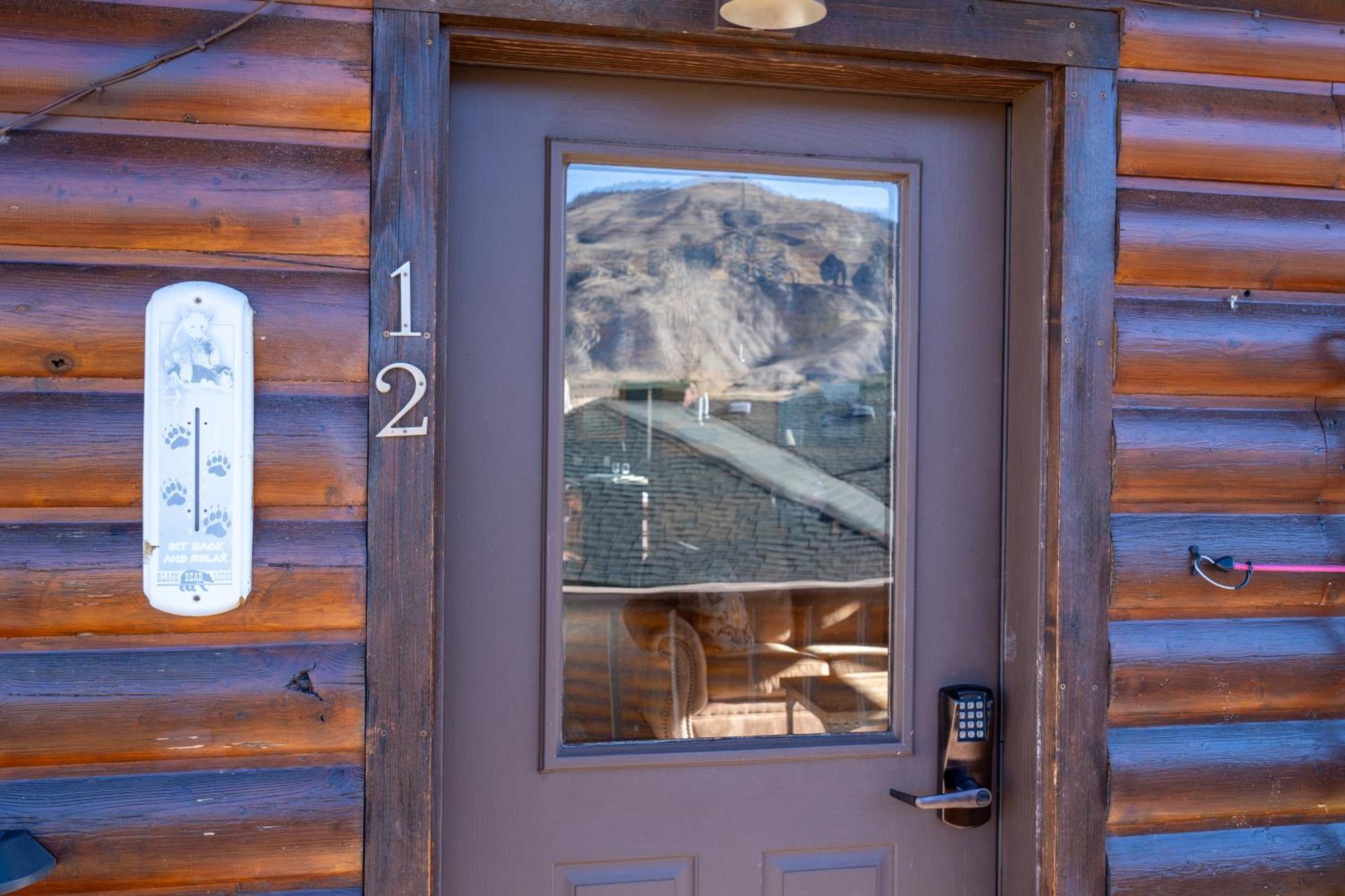 Bison Lodge - Lg Home - 2 Bedrooms - Less Than 5 Miles To Yellowstone North Entrance, Sleeps Up To 8 Gardiner Kültér fotó